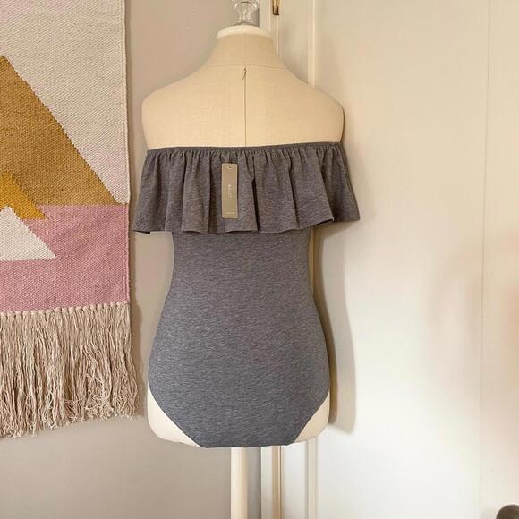 NWT- J.Crew- Off-Shoulder Ruffle Bodysuit- Women's Medium - Picture 3 of 7